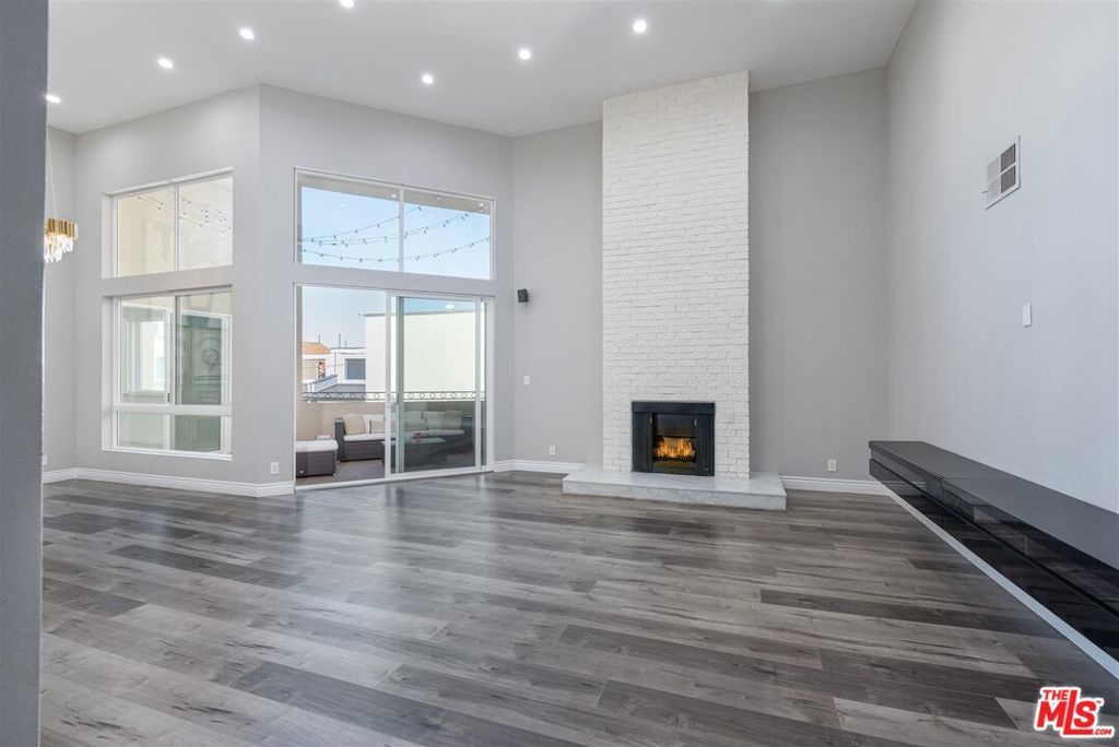 Photo of Listing #25617825