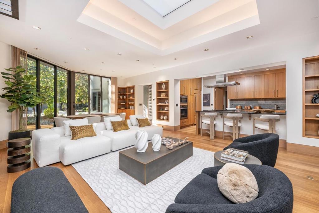 Photo of Listing #ML82027343