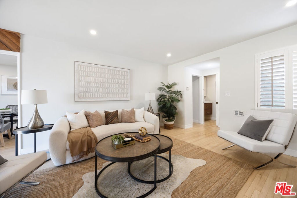 Photo of Listing #25619551