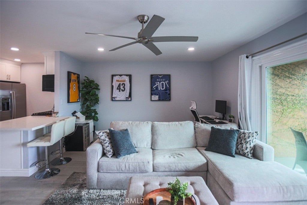 Photo of Listing #PW25259031