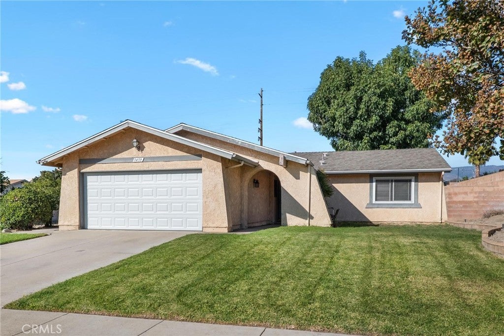 Photo of Listing #IV25261733