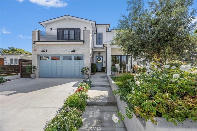 1400 17th Street, Manhattan Beach.