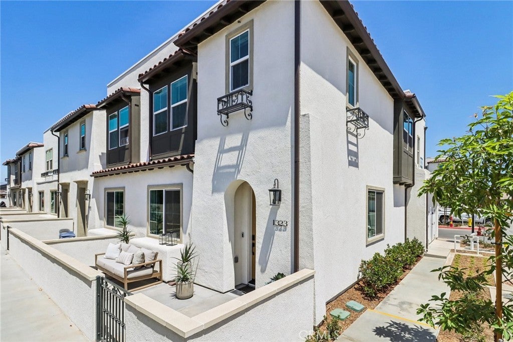 Photo of Listing #OC25262737