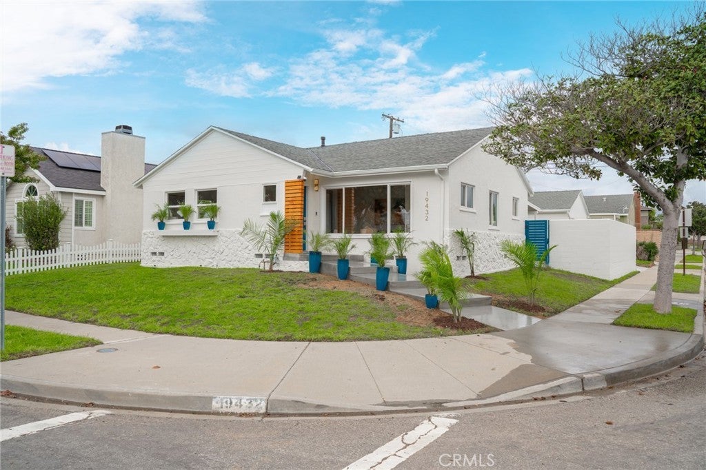 Photo of Listing #SB25262251