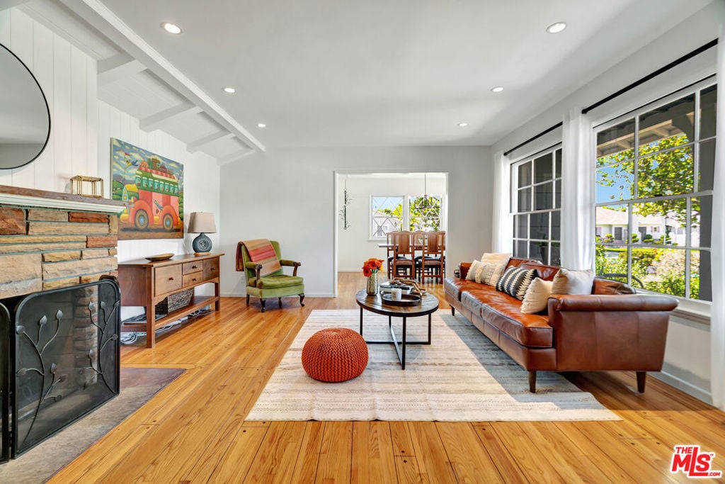 Photo of Listing #25620451