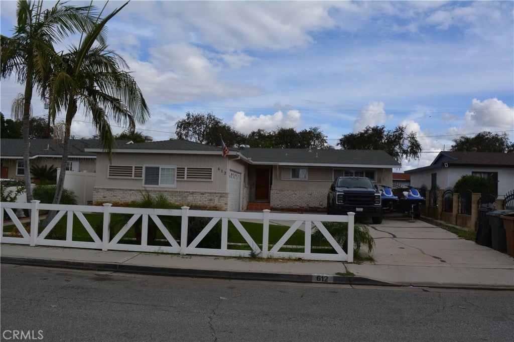 Photo of Listing #PW25263625