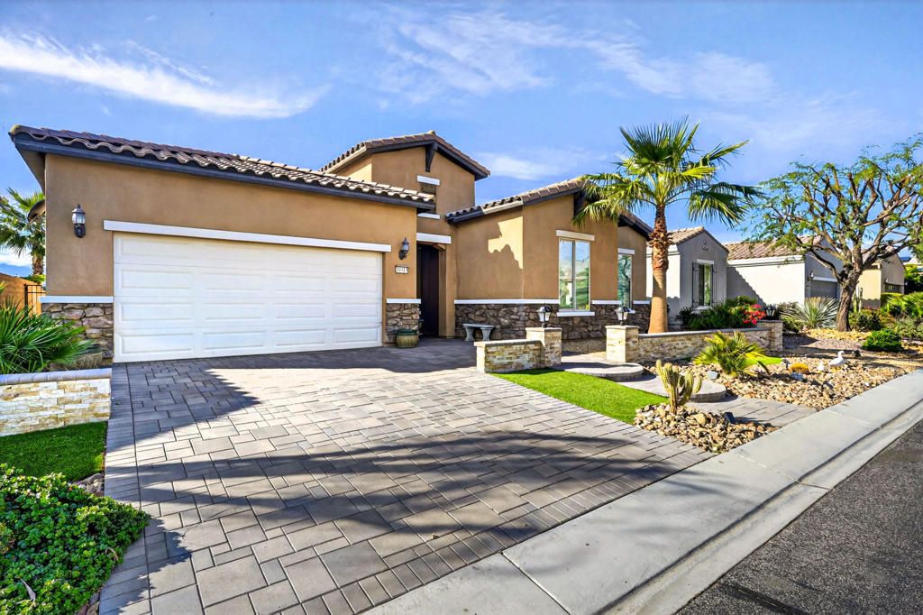 39313 Camino Las Hoyes, Indio
