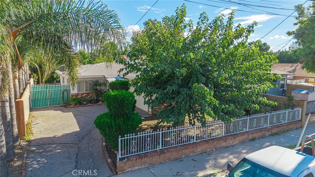 Photo of Listing #IV25263790