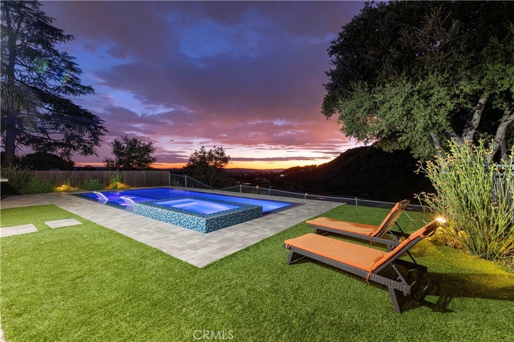 Photo of Listing #SR25261875