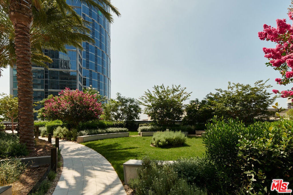 Photo of Listing #25619639