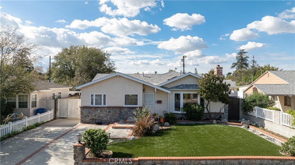 Photo of Listing #SR25264435