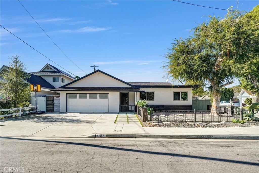 Photo of Listing #OC25265532