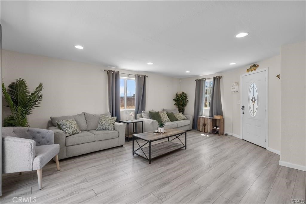 Photo of Listing #SR25265653