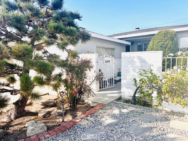 1441 W 152nd, Gardena.