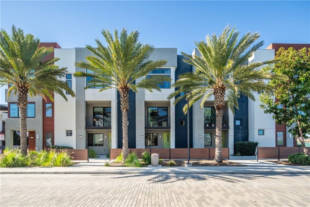 Photo of Listing #TR25265768