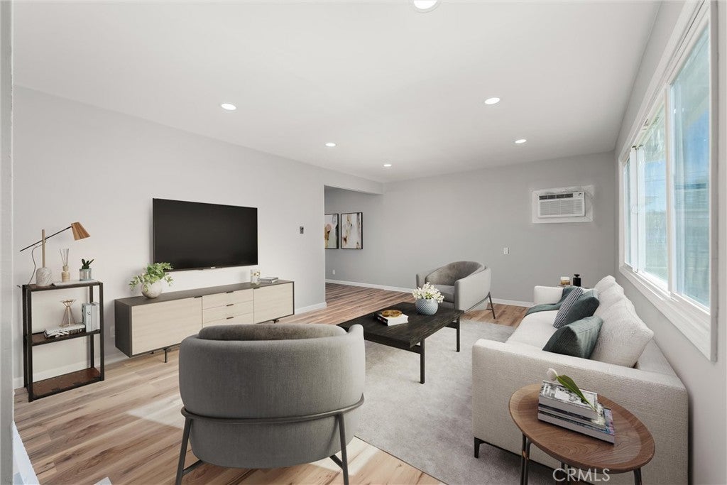 Photo of Listing #OC25267015