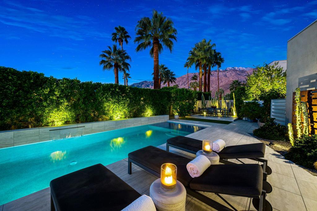 1047 Hunter Drive, Palm Springs