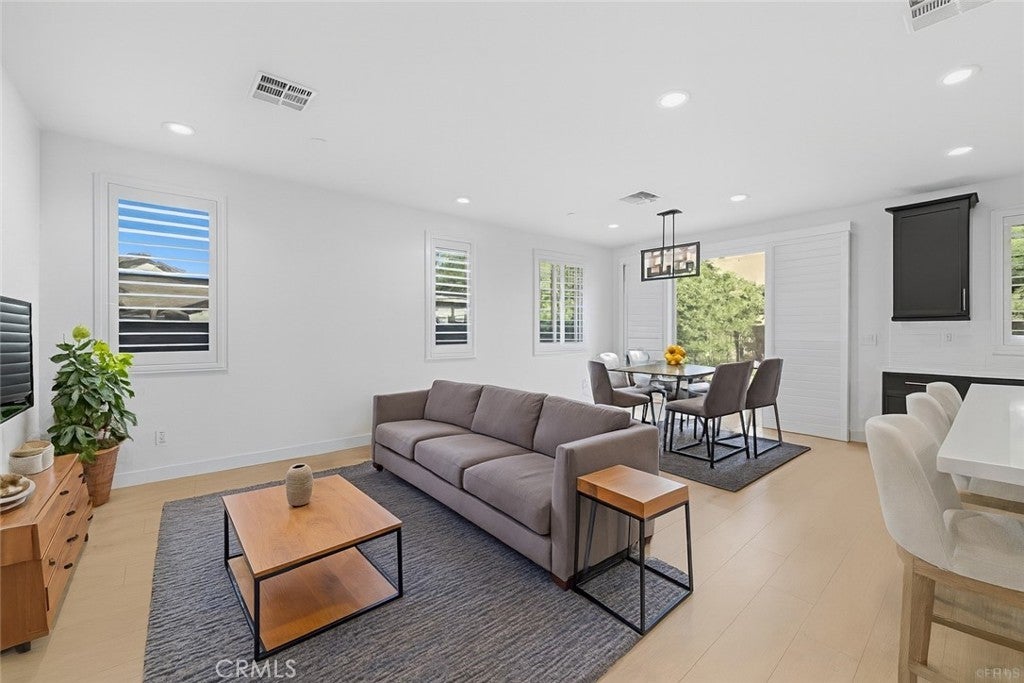 Photo of Listing #OC25267565