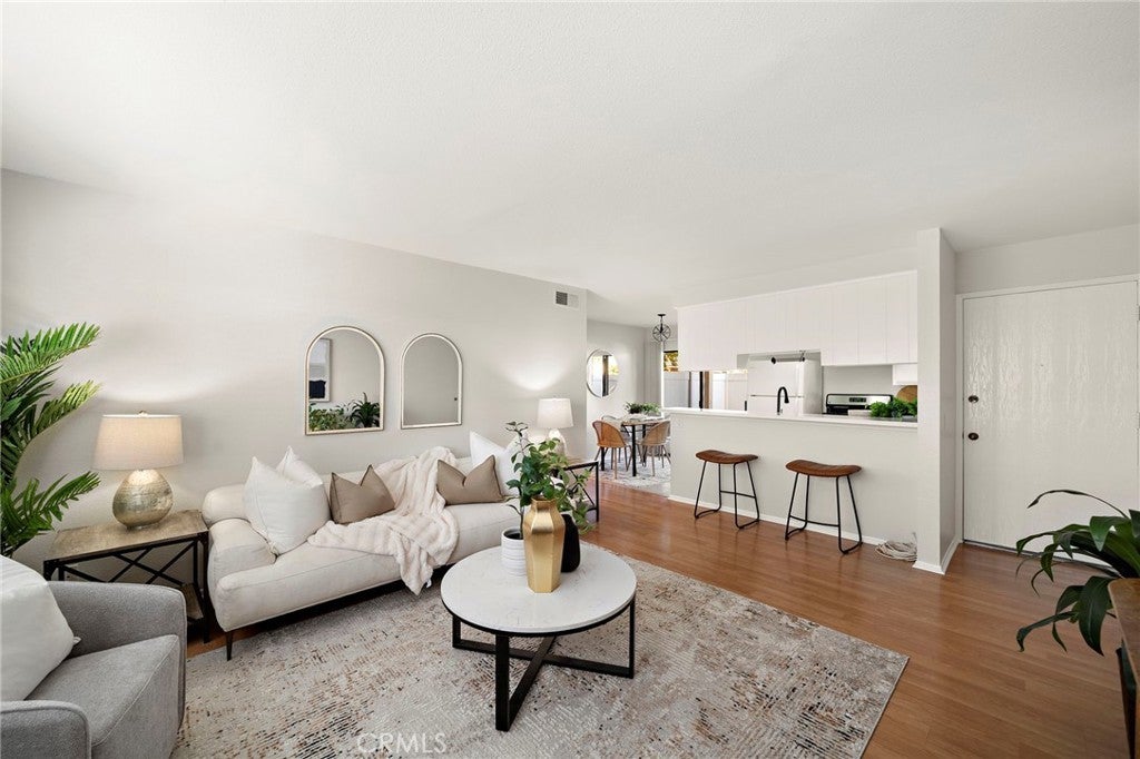 Photo of Listing #PW25261971