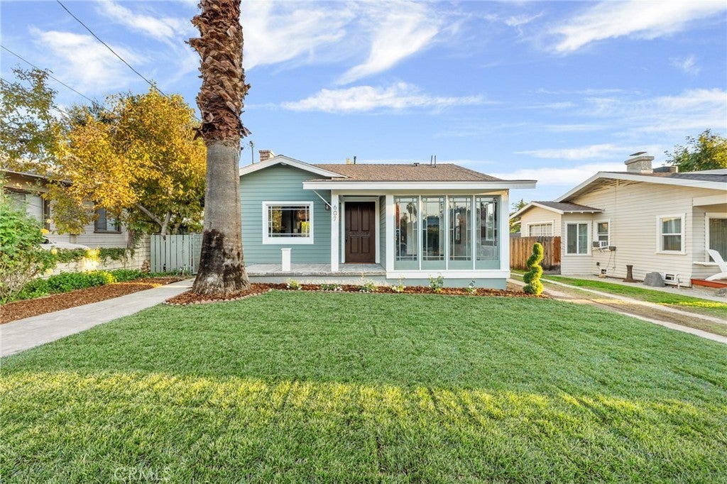 Photo of Listing #IV25268060