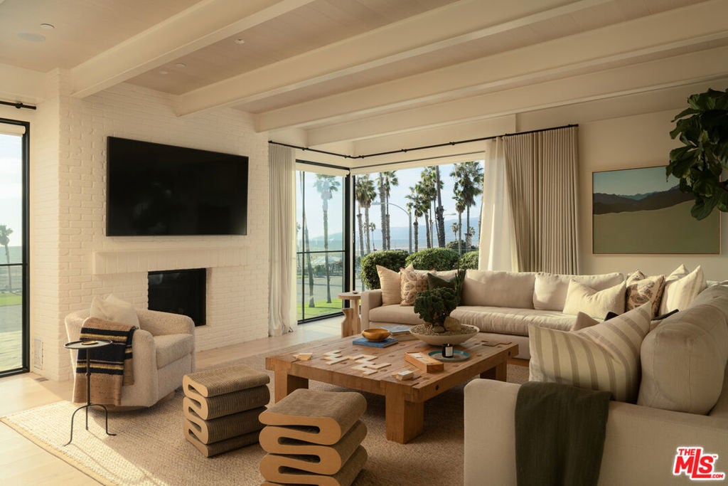 Photo of Listing #25621773