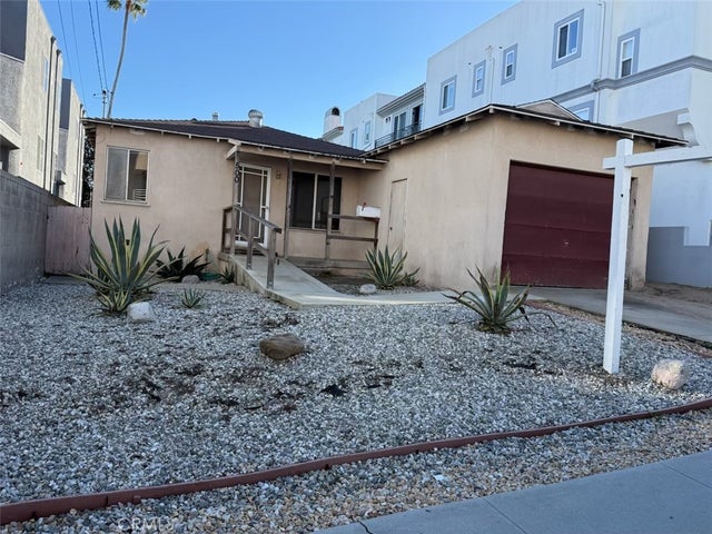 500 11th Street, Hermosa Beach.