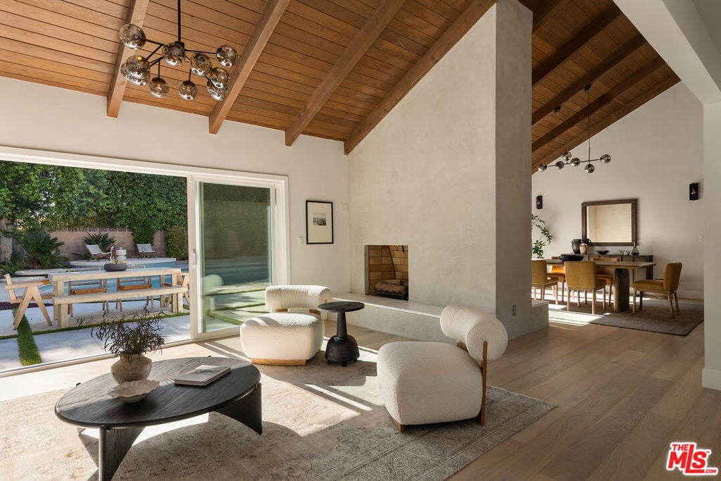 Photo of Listing #25623807