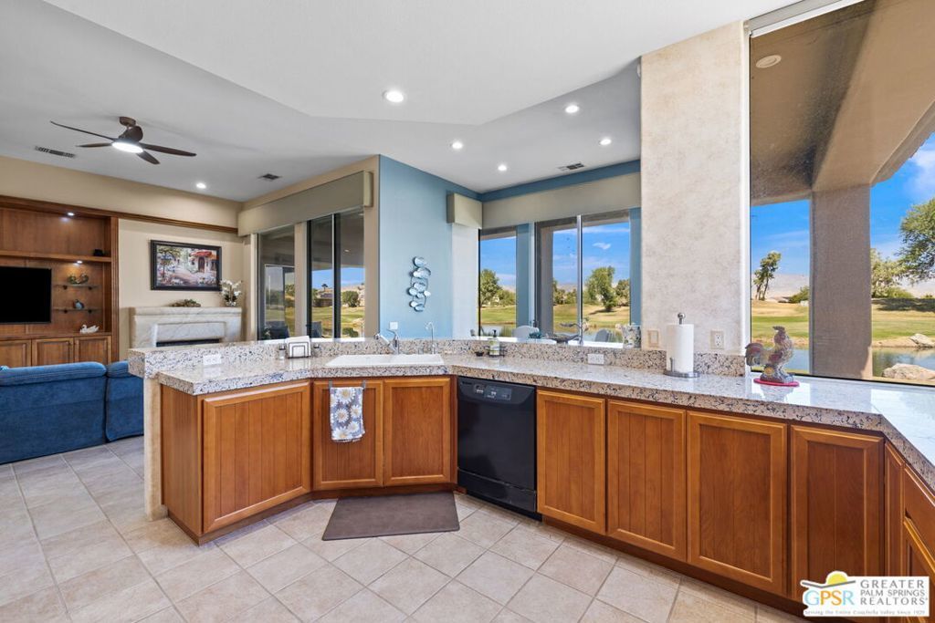 201 Loch Lomond Road, Rancho Mirage