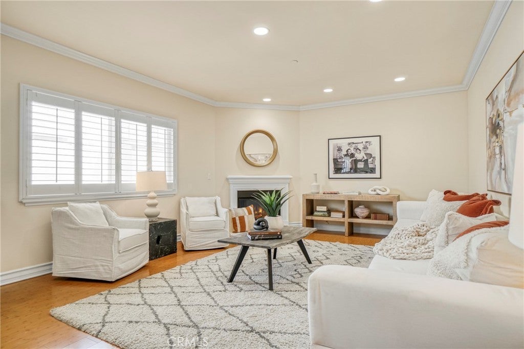 Photo of Listing #SR25270284