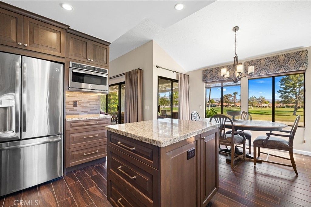 41390 Kansas, Palm Desert