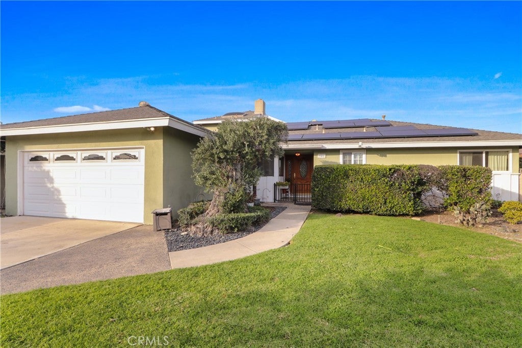 Photo of Listing #IV25272713