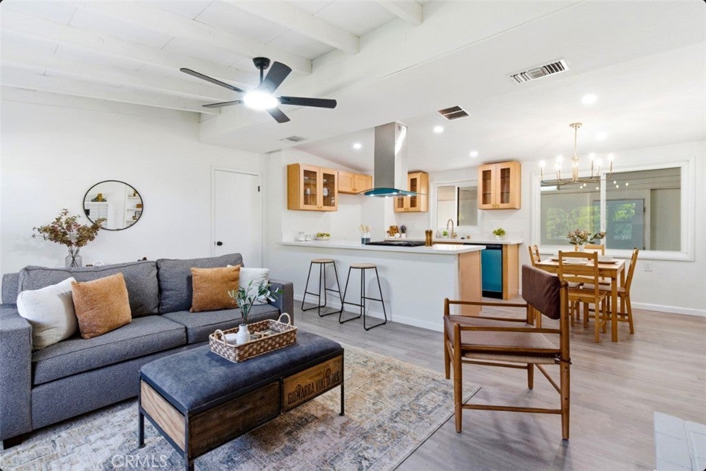 Photo of Listing #WS25272689