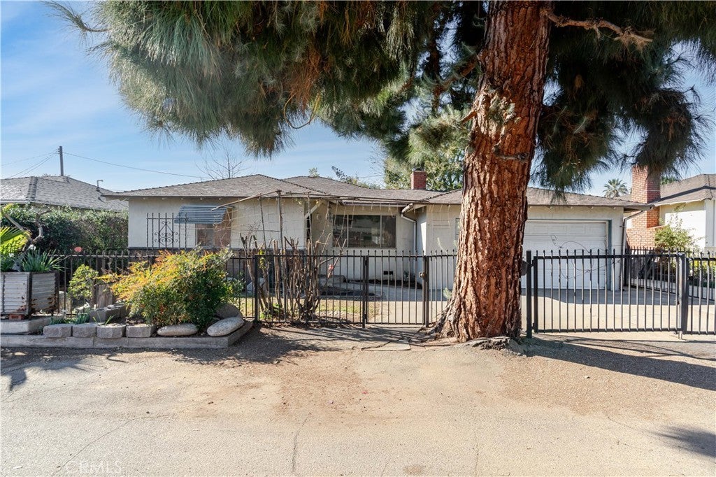 Photo of Listing #SR25273176