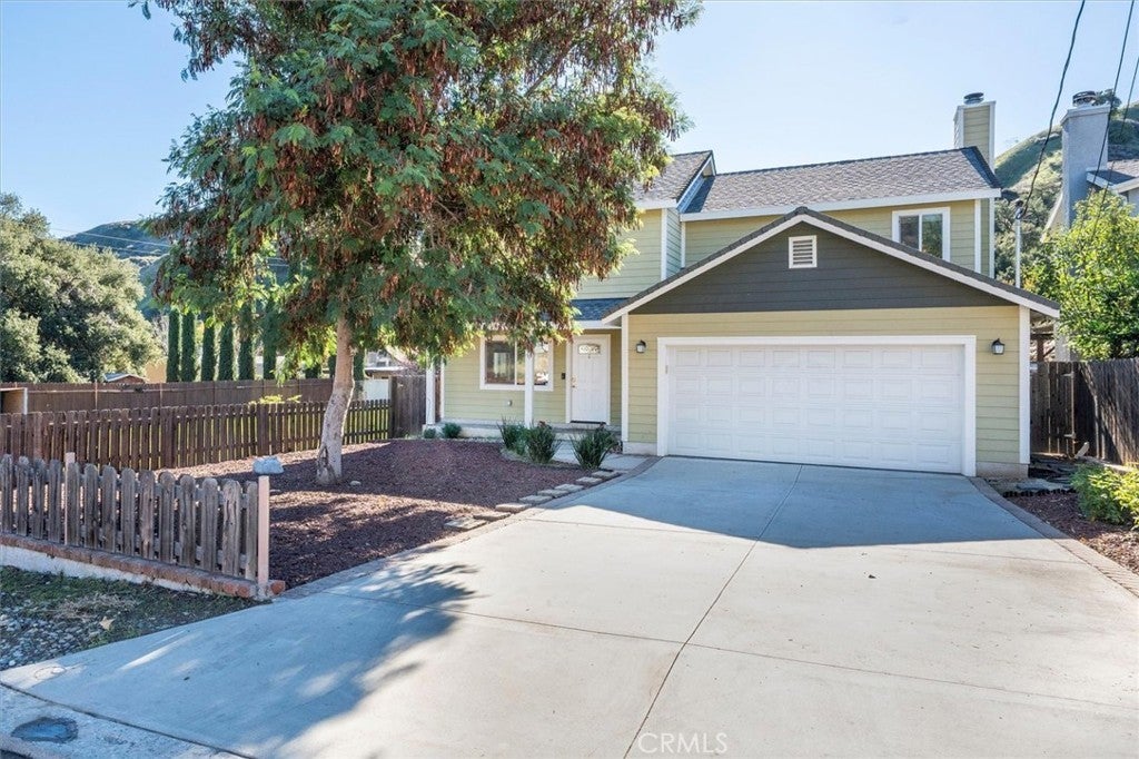 Photo of Listing #SR25273395