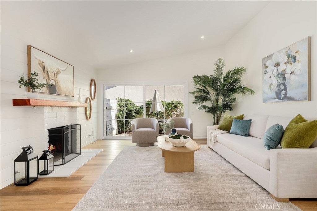 Photo of Listing #OC25273517