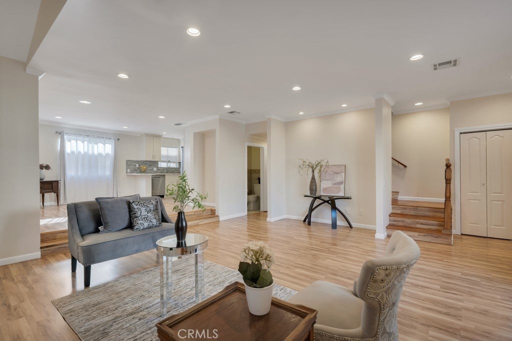 Photo of Listing #SR25274575