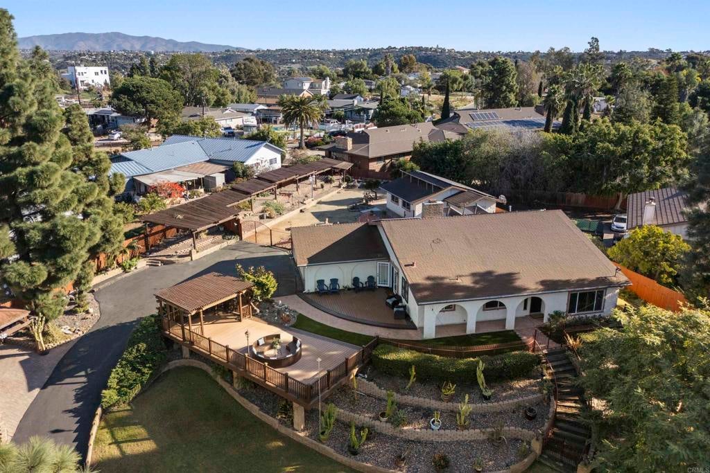 Photo of Listing #PTP2509103