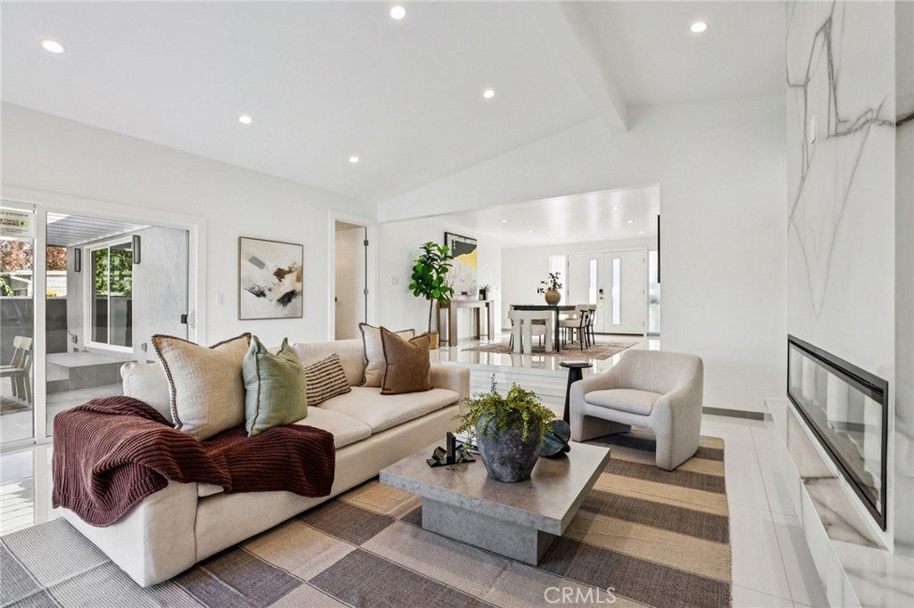 Photo of Listing #SB25275198