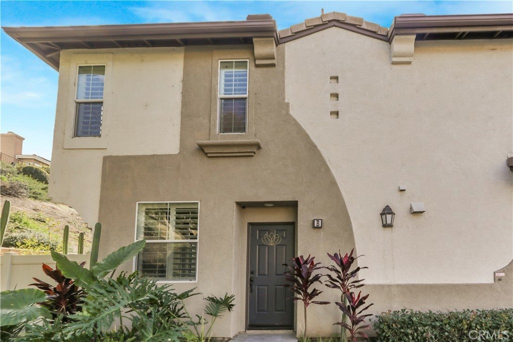 Photo of Listing #SB25271407