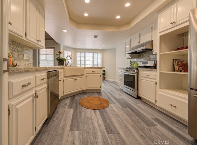 11 Malaga Place West, Manhattan Beach.