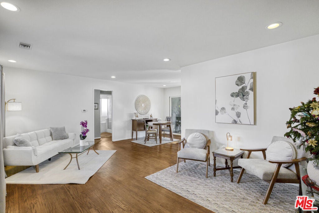 Photo of Listing #25629525