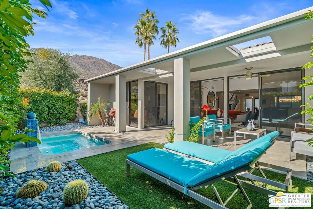 147 E Perlita Circle, Palm Springs