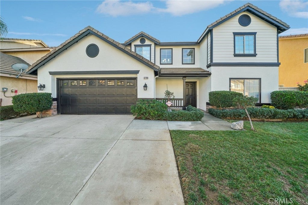 Photo of Listing #IV25278815