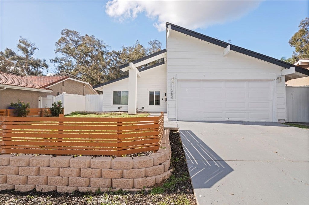 Photo of Listing #CV25282388