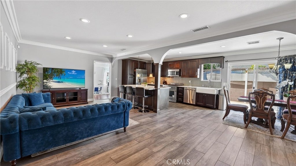 Photo of Listing #PW25281896