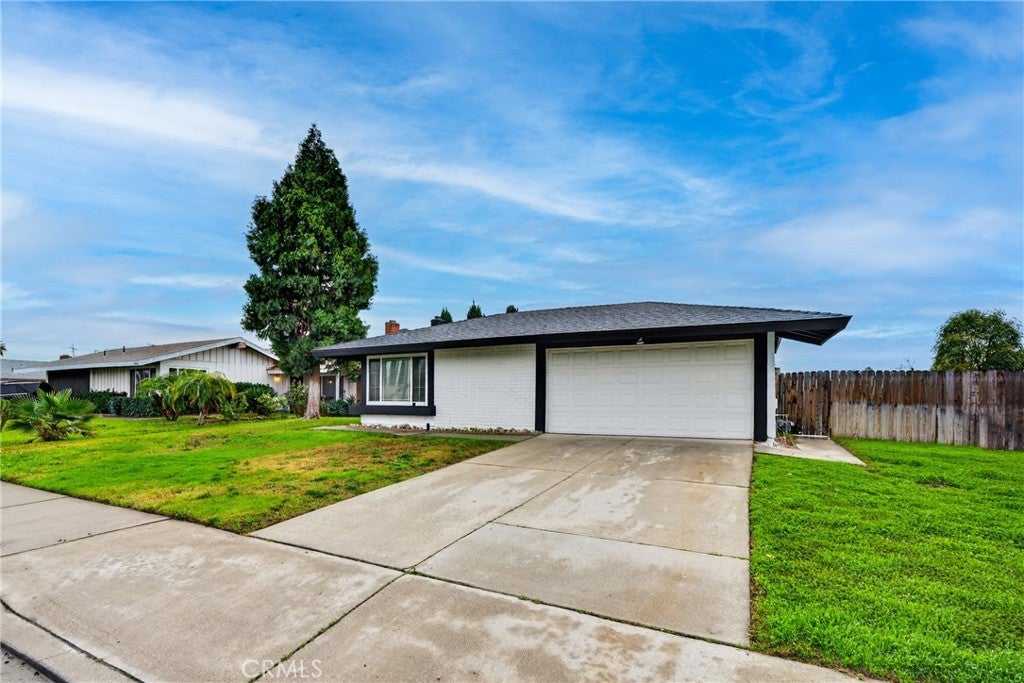 Photo of Listing #OC25275945