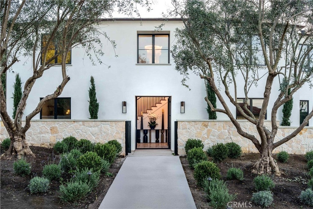 Photo of Listing #PV25271612