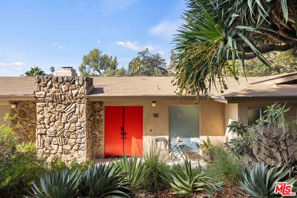 Photo of Listing #26633429