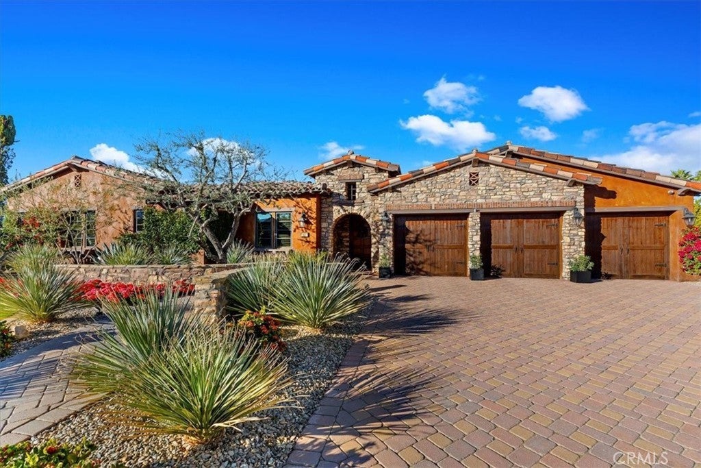 Photo of Listing #CV26003387