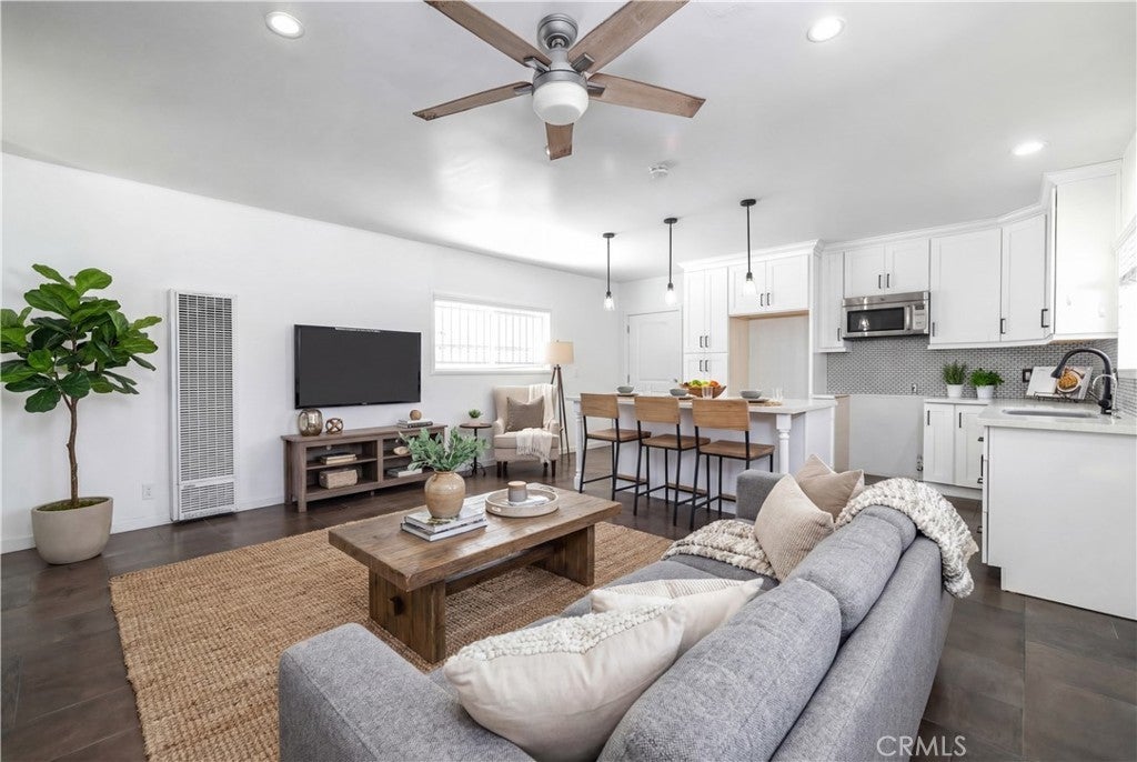 Photo of Listing #DW26002376